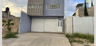 Casa en Venta en Peña de Bernal con local comercial